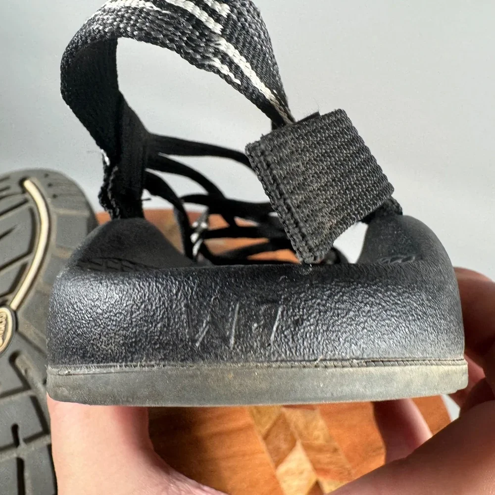 Chaco Z Cloud X2 Sandals Womens 7 Black White Double Strap Toe Loop Hiking Trail